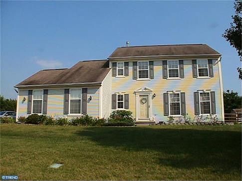 1st image of 61 Mailly Dr