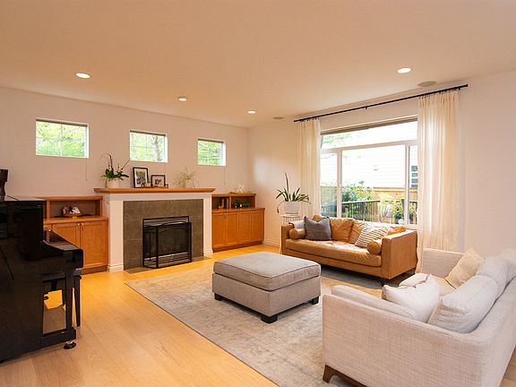 5th image of 14513 Meridian Pl W