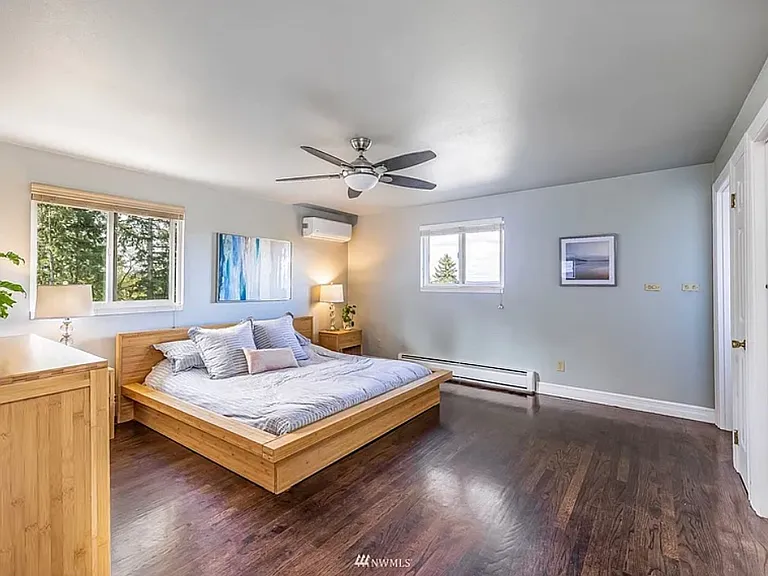 233 SW 189th Pl — Photo 15