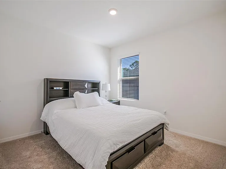 1126 Chichester Ct — Photo 12