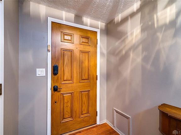 3rd image of 764 Eagledale Cir