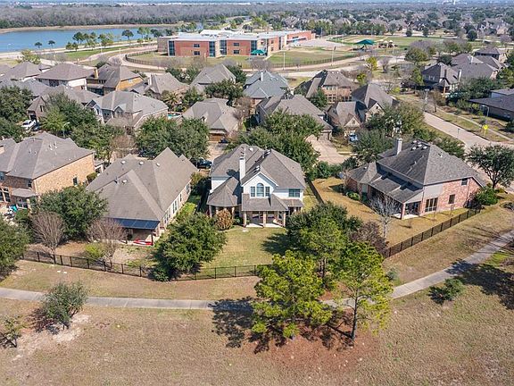 4th image of 12507 Cove Landing Drive