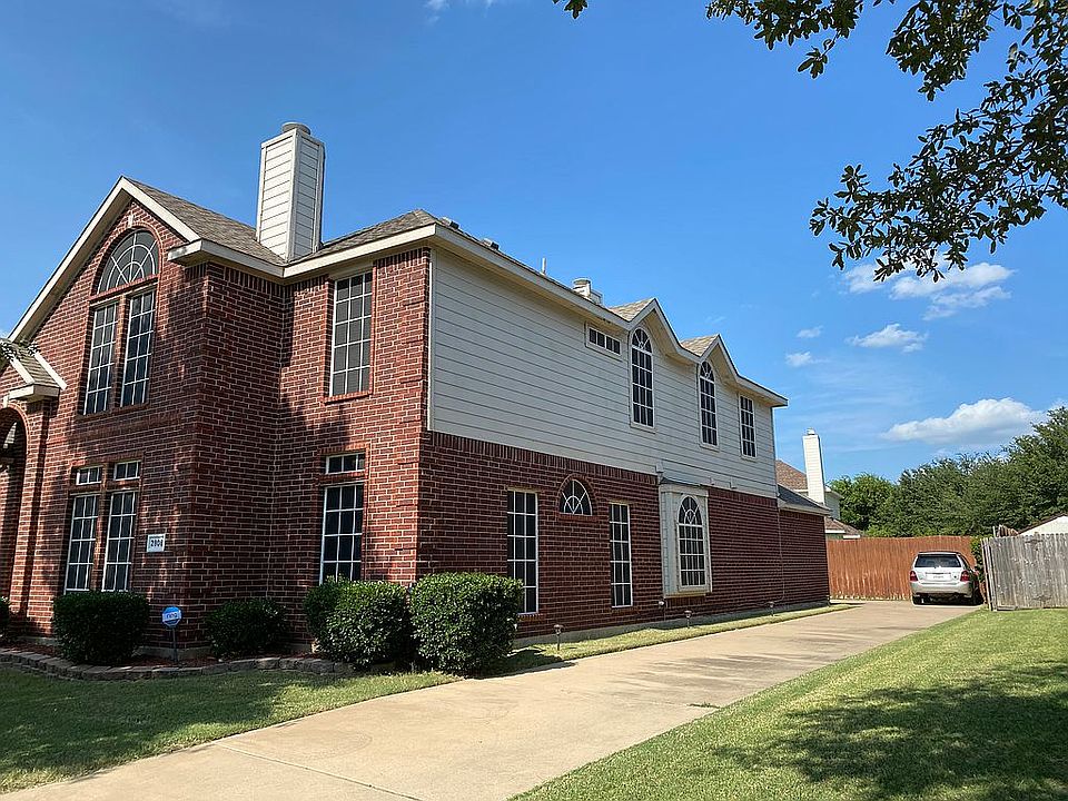 1st image of 2808 Claremont Dr