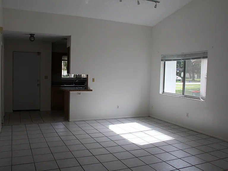 Dining AreaDining Area