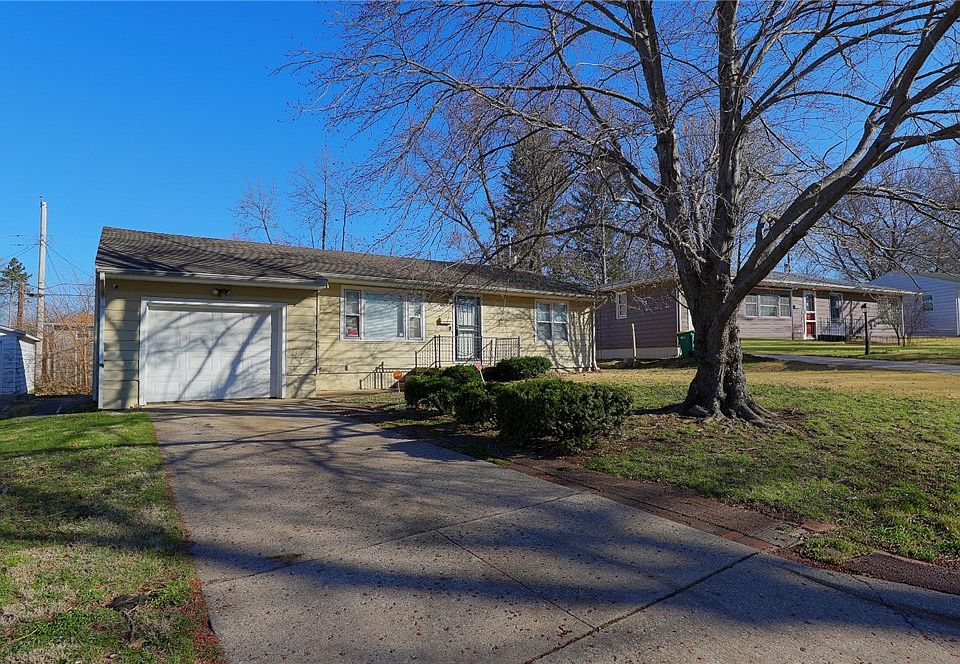 1st image of 2270 Yorkshire Dr