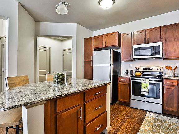 3rd image of 1650 Beale St Unit 238