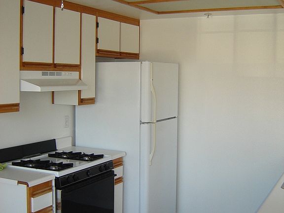 5th image of 555 Redondo Ave APT 211