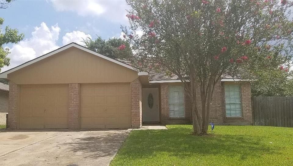 1st image of 7439 La Place Dr