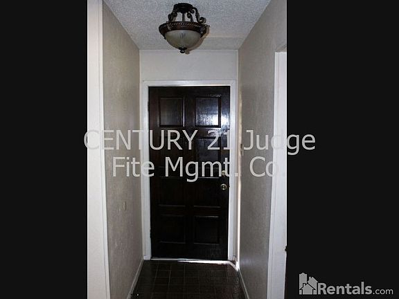 2nd image of 1633 Brent Ct