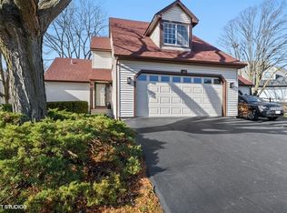643 Wilbur Ct, Gurnee, IL 60031