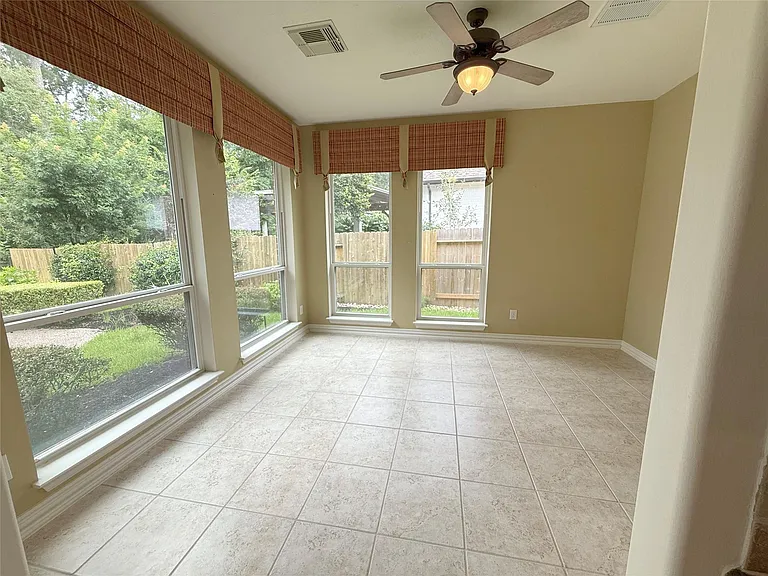 110 W Lansdowne Cir — Photo 13