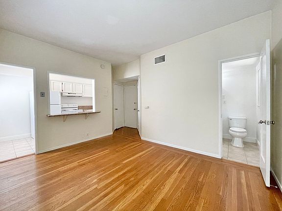 3rd image of 1601 12th St APT 10