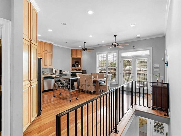 5th image of 157 Andrea Cir