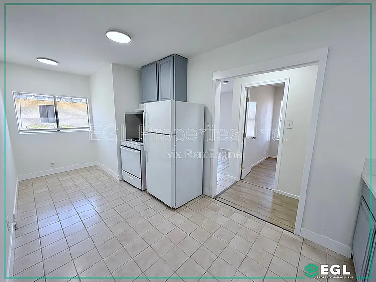 2822 12th Ave — Photo 7