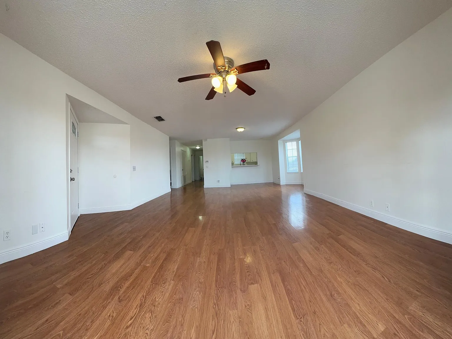 2 bed, 1310 sqft, $1,495 — Photo 4