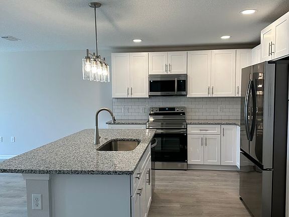 5th image of 26 Rainstone Ln #A