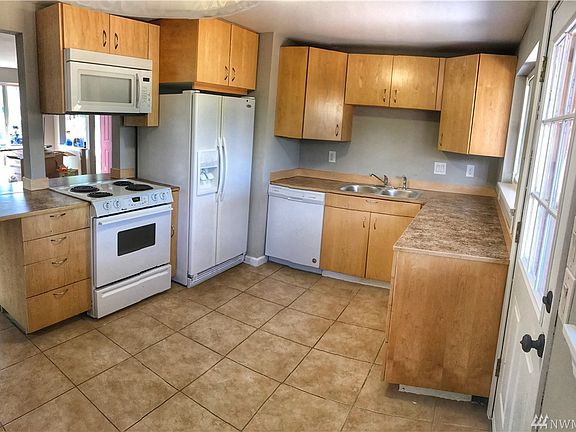 2nd image of 10401 Cronins Dr SW