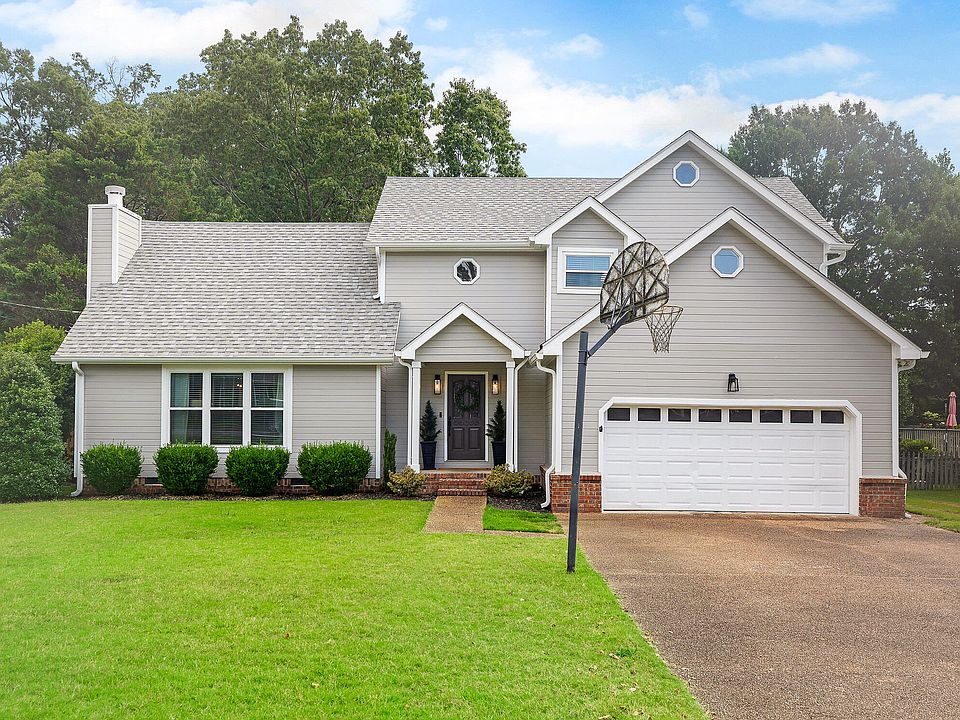1st image of 1619 Brook Manor Dr