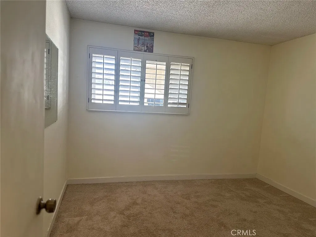 3 bed, 1.5 bath, 1264 sqft, $3,800 — Photo 4