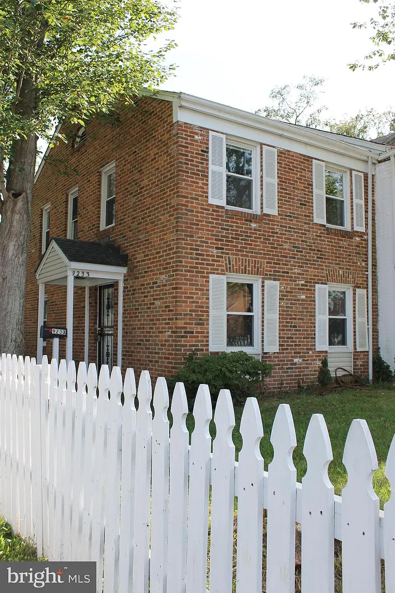 Building Photo - 9233 Byrd Dr