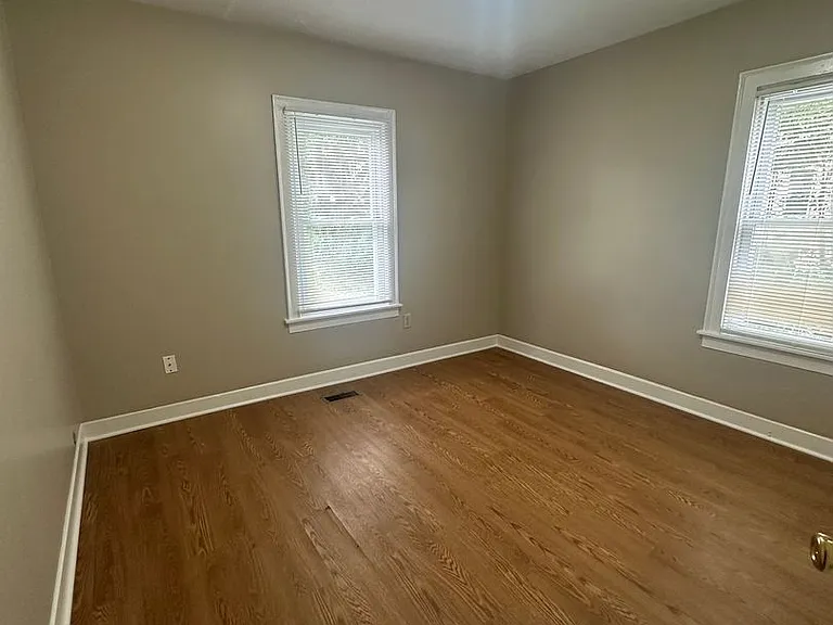 649 Golfview Dr — Photo 6