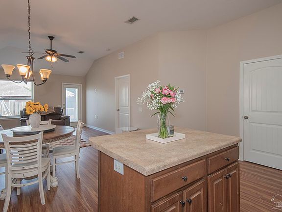 4th image of 3952 Willow Glen Dr