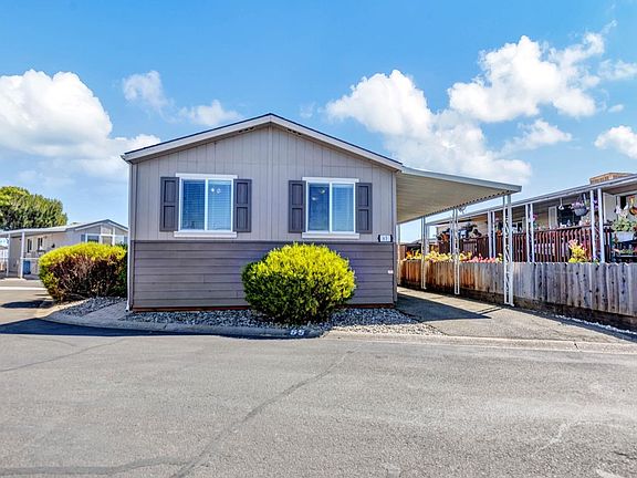 3rd image of 65 Dahlia Drive