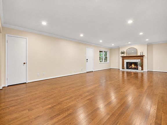 2nd image of 6234 Bandera Ave APT C