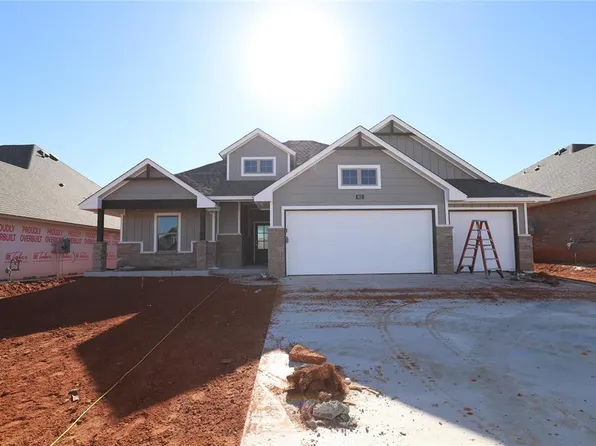 812 Halley Dr, Moore, OK 73160