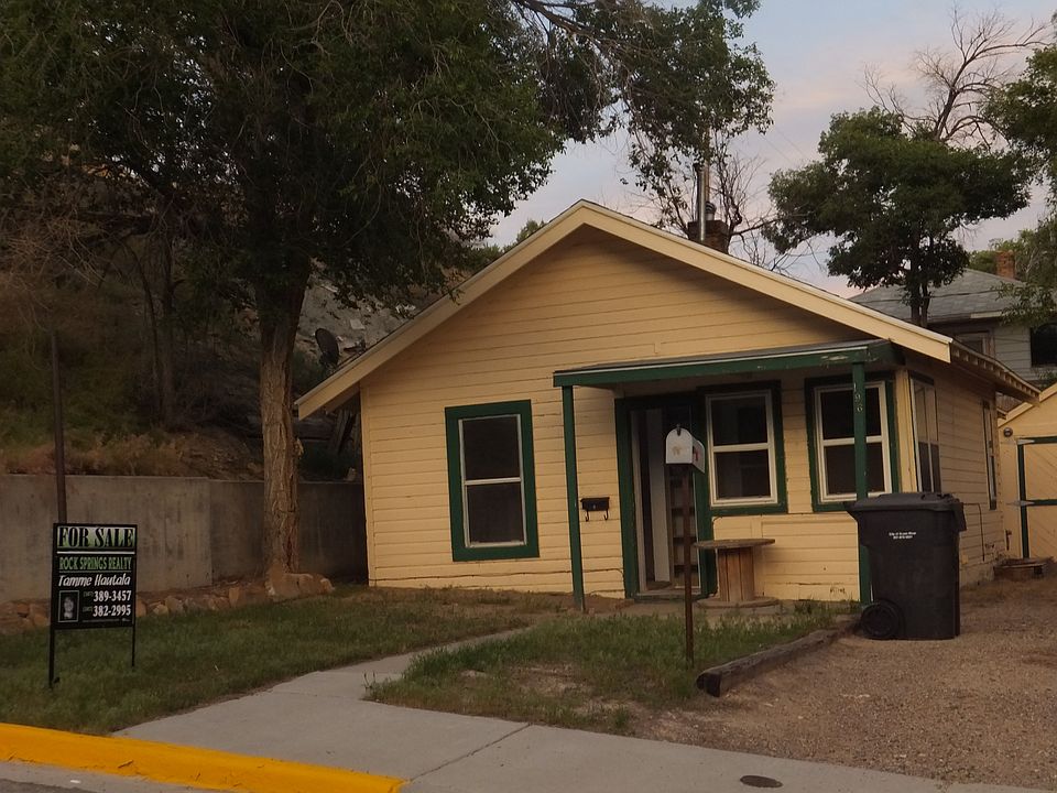 1st image of 196 N 4th West St