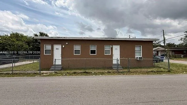646 NW 14th Ter #EAST