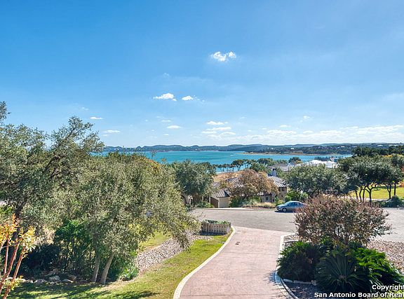 5th image of 891 Kings Point Dr