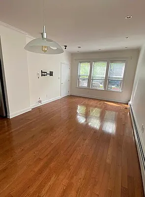 Rented by Hudson Exclusive Inc | media 8