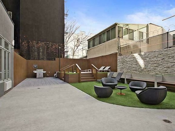 4th image of 333 E 109th St APT 3D