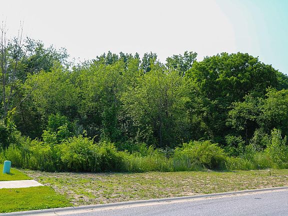 2nd image of 11084 W Deer Creek Dr