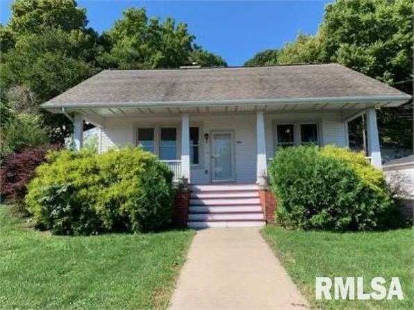 4911 N Galena Rd, Peoria Heights, IL 61616