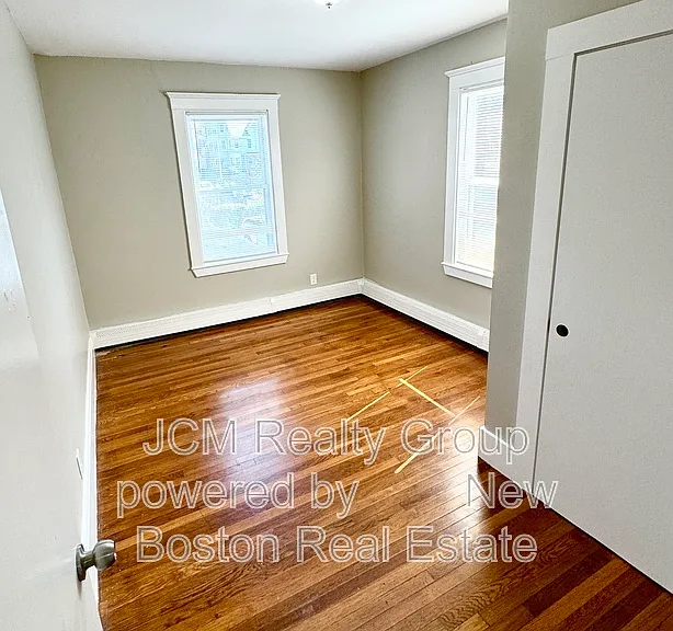 196 Washington St #8 — Photo 3