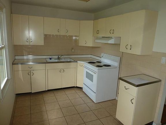 4th image of 6441 Amelia Dr