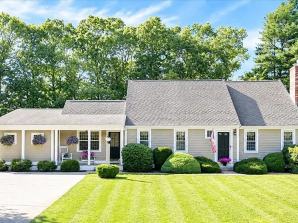 3 Copper Beech Dr, Kingston, MA 02364