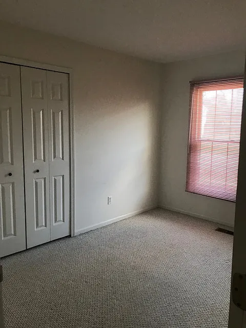 3 bed, 1080 sqft, $2,150 — Photo 4