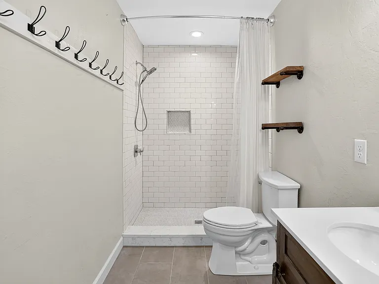 3304 Jim Robison Dr — Photo 23