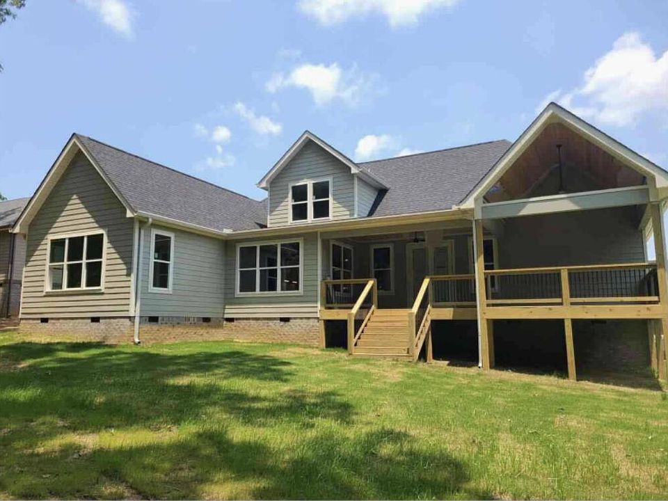 2nd image of 328 Eagle Creek Rd NW