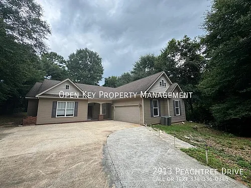 2913 Peachtree Dr Photo 1