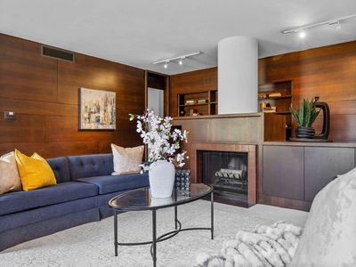 85 Grove St APT 1, Wellesley, MA, 02482