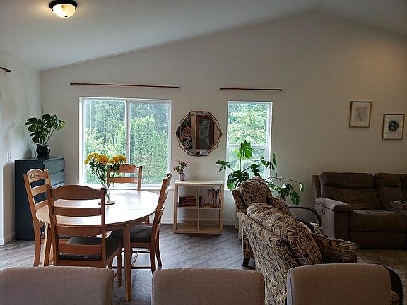 2nd image of 14619 215th Ave E