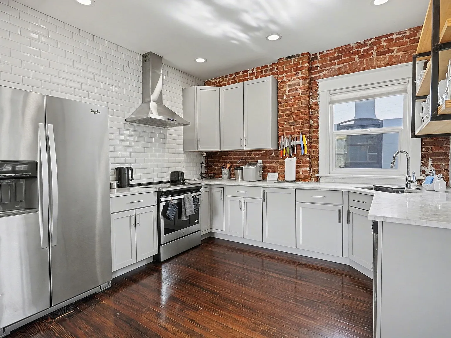 5 bed, 2100 sqft, $4,000 — Photo 4