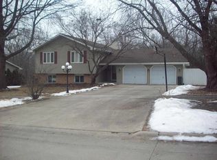 711 Oak Park Blvd, Cedar Falls, IA 50613