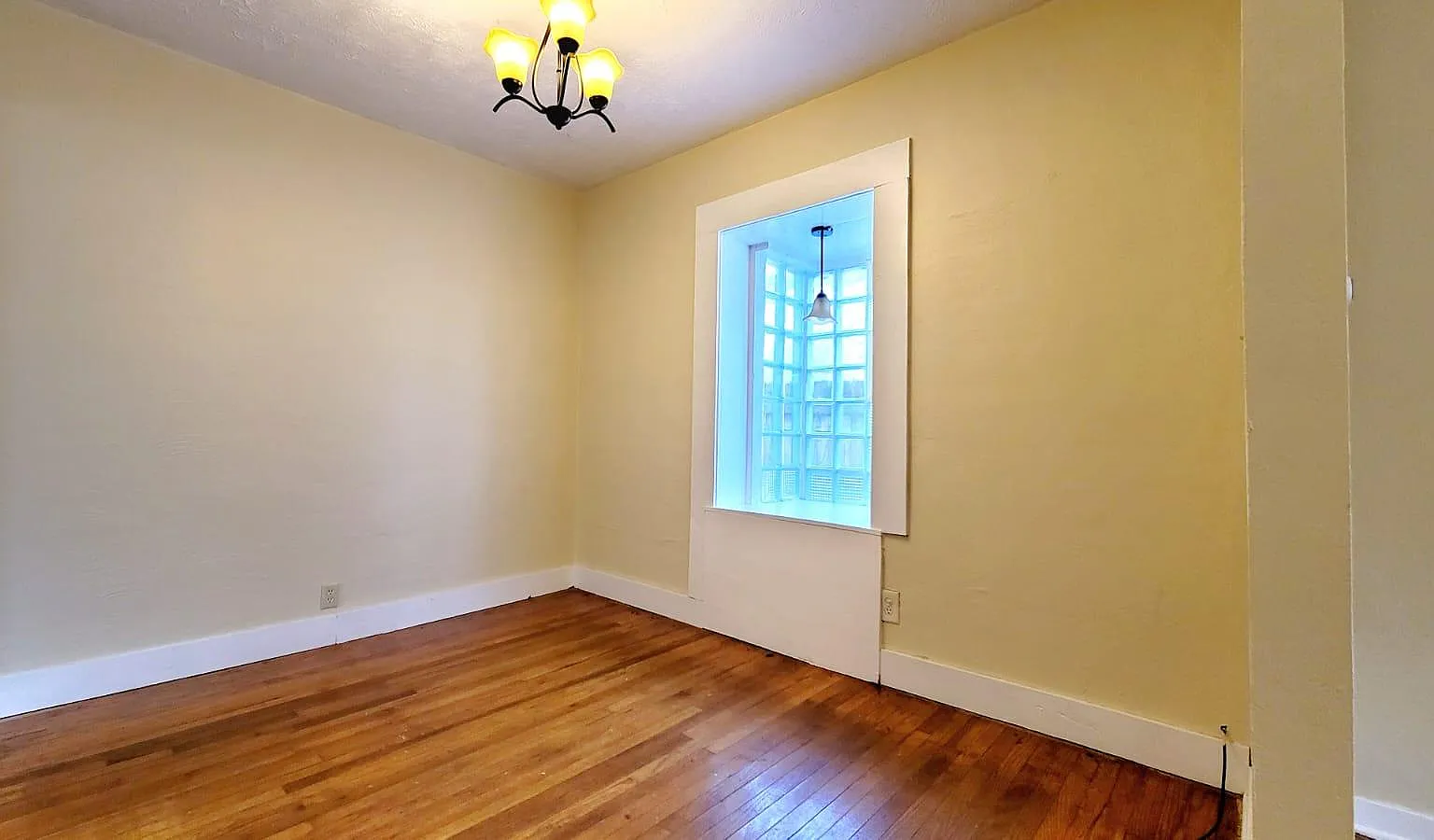 3 bed, 1376 sqft, $1,350 — Photo 4
