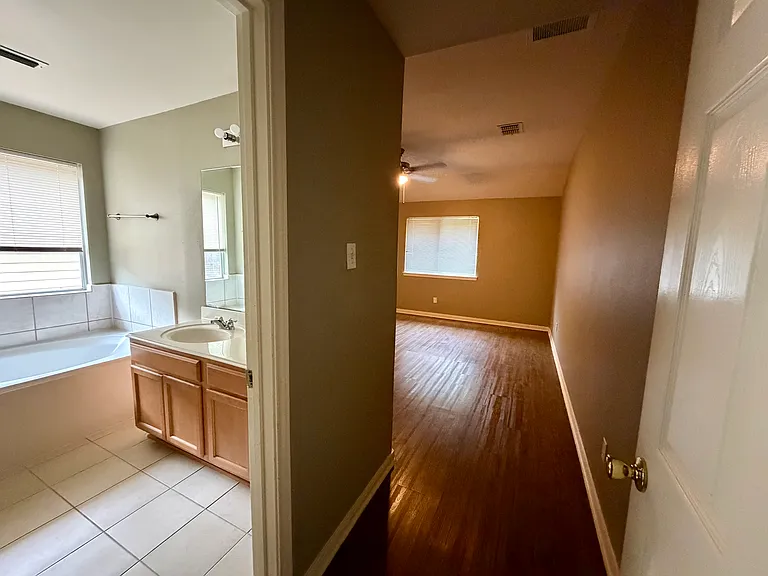 10211 Margarita Hl — Photo 13