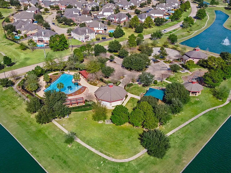 10703 Twilight Creek Ln — Photo 47